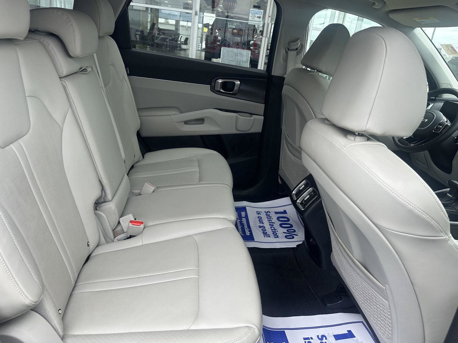 Used 2025 Kia Sorento S FWD image 26