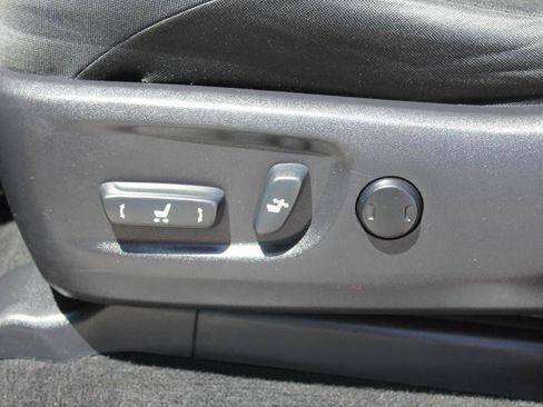 Used 2012 Toyota 4Runner SR5 AWD/4WD image 11
