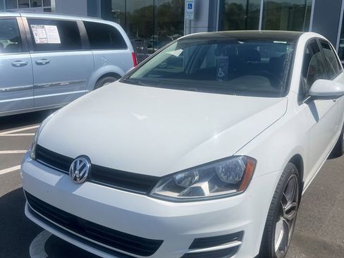 Used 2017 Volkswagen Golf Wolfsburg Edition image 7
