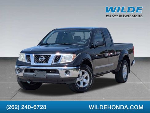 Used 2011 Nissan Frontier SV AWD/4WD image 1