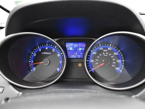 Used 2011 Hyundai Tucson GLS image 27