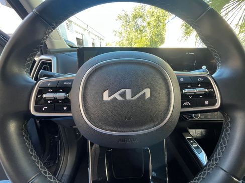 Used 2024 Kia Sorento S image 29