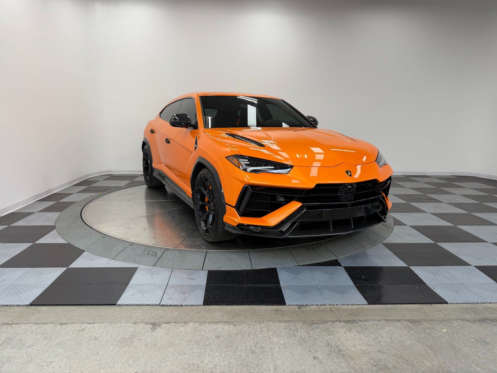 Used 2024 Lamborghini Urus Performante AWD/4WD image 3