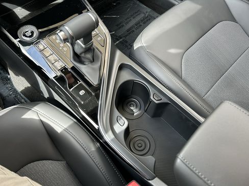New 2026 Kia Niro EX FWD image 23