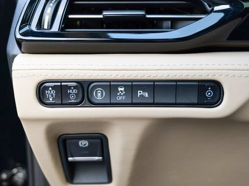 Used 2023 Acura MDX SH-AWD w/ Advance Package image 57