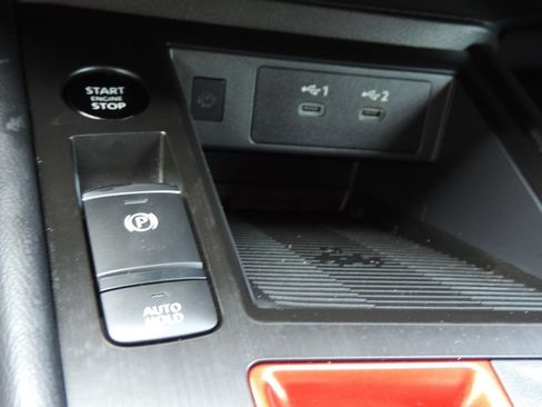 Certified 2025 Nissan Kicks SR FWD image 23