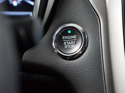 Used 2020 Ford Fusion SE FWD image 23