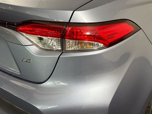 Used 2021 Toyota Corolla LE FWD image 33