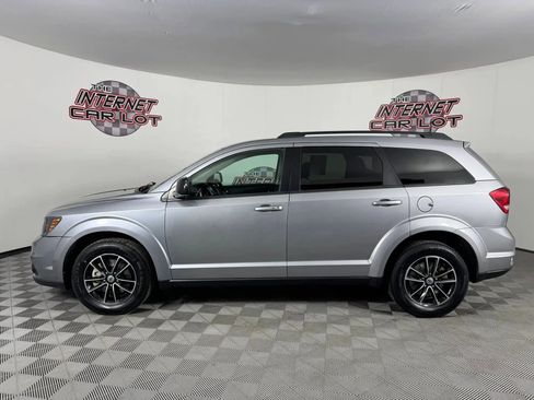 Used 2018 Dodge Journey SXT w/ Blacktop Package image 4