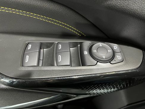 Used 2026 Chevrolet Trax LT FWD image 28