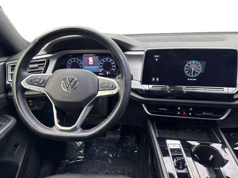 Used 2025 Volkswagen Atlas Cross Sport SE AWD/4WD image 54