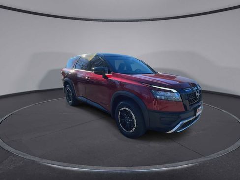 Used 2023 Nissan Pathfinder Rock Creek image 2