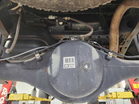 Used 2005 Toyota Tacoma PreRunner image 9