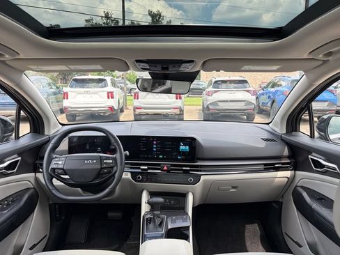 Certified 2026 Kia Sportage EX w/ EX Panorama Roof Package AWD/4WD image 30