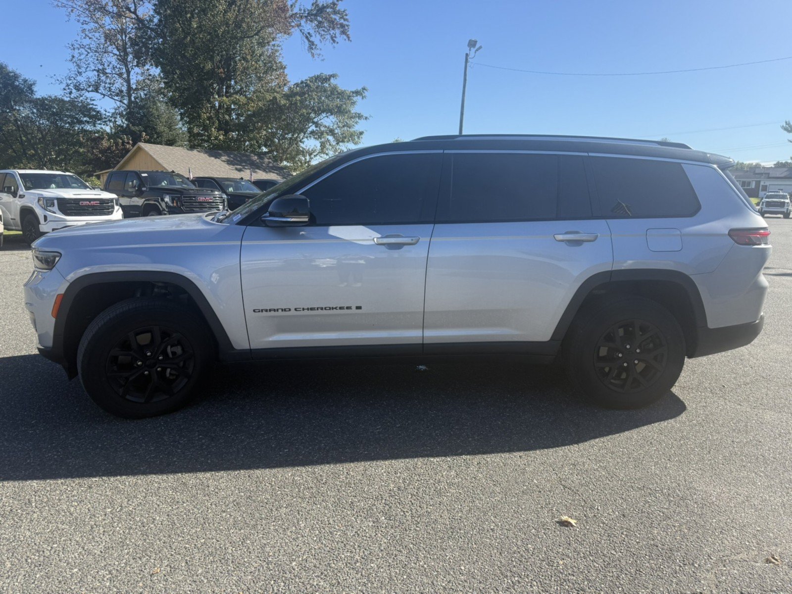 Used 2021 Jeep Grand Cherokee L Limited AWD/4WD image 6