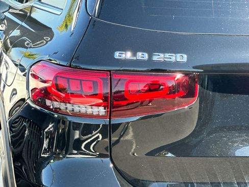 Certified 2023 Mercedes-Benz GLB 250 image 32