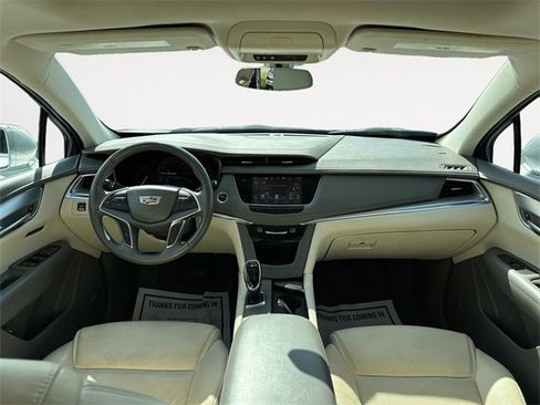 Used 2018 Cadillac XT5 Luxury image 10