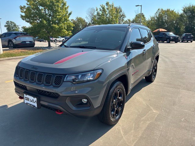 Used 2024 Jeep Compass Trailhawk AWD/4WD image 3