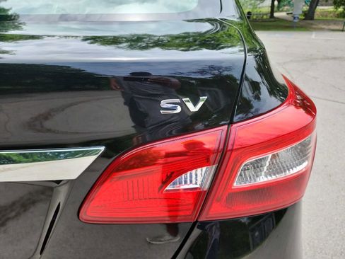 Used 2018 Nissan Sentra SV FWD image 8