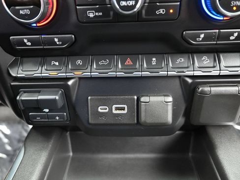 Certified 2021 Chevrolet Silverado 1500 LT Trail Boss w/ Convenience Package II AWD/4WD image 22