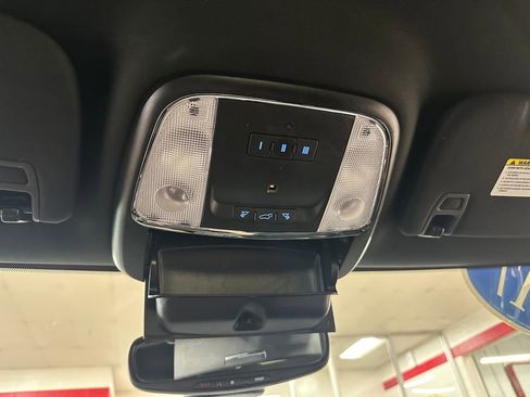 Certified 2017 Jeep Grand Cherokee Limited AWD/4WD image 32