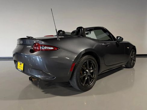 Used 2016 MAZDA MX-5 Miata Club RWD image 4