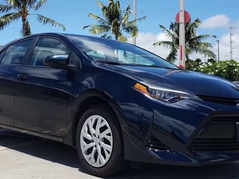 Used 2018 Toyota Corolla LE FWD image 4