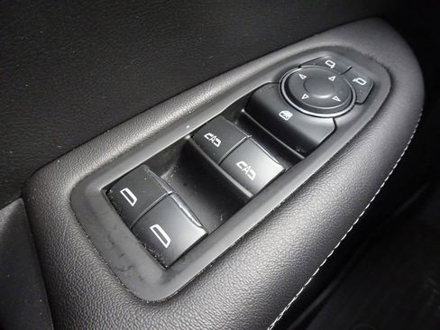Certified 2023 Cadillac XT5 Luxury w/ LPO, Floor Liner Package AWD/4WD image 18