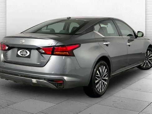 Used 2023 Nissan Altima 2.5 SV AWD/4WD image 13