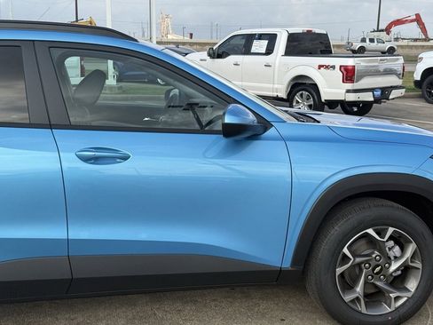 New 2026 Chevrolet Trax LT w/ Sunroof Package image 8