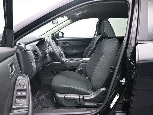 Used 2024 Nissan Rogue S AWD/4WD image 21