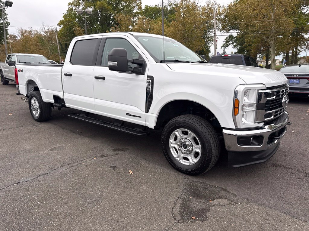 Used 2025 Ford F350 XLT AWD/4WD image 3