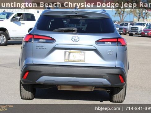 Used 2023 Toyota Corolla Cross XLE image 4