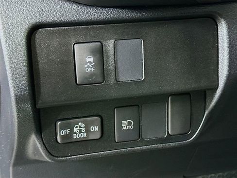 Certified 2022 Toyota Tacoma SR5 image 12