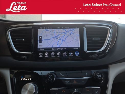 Used 2017 Chrysler Pacifica Touring-L Plus image 18