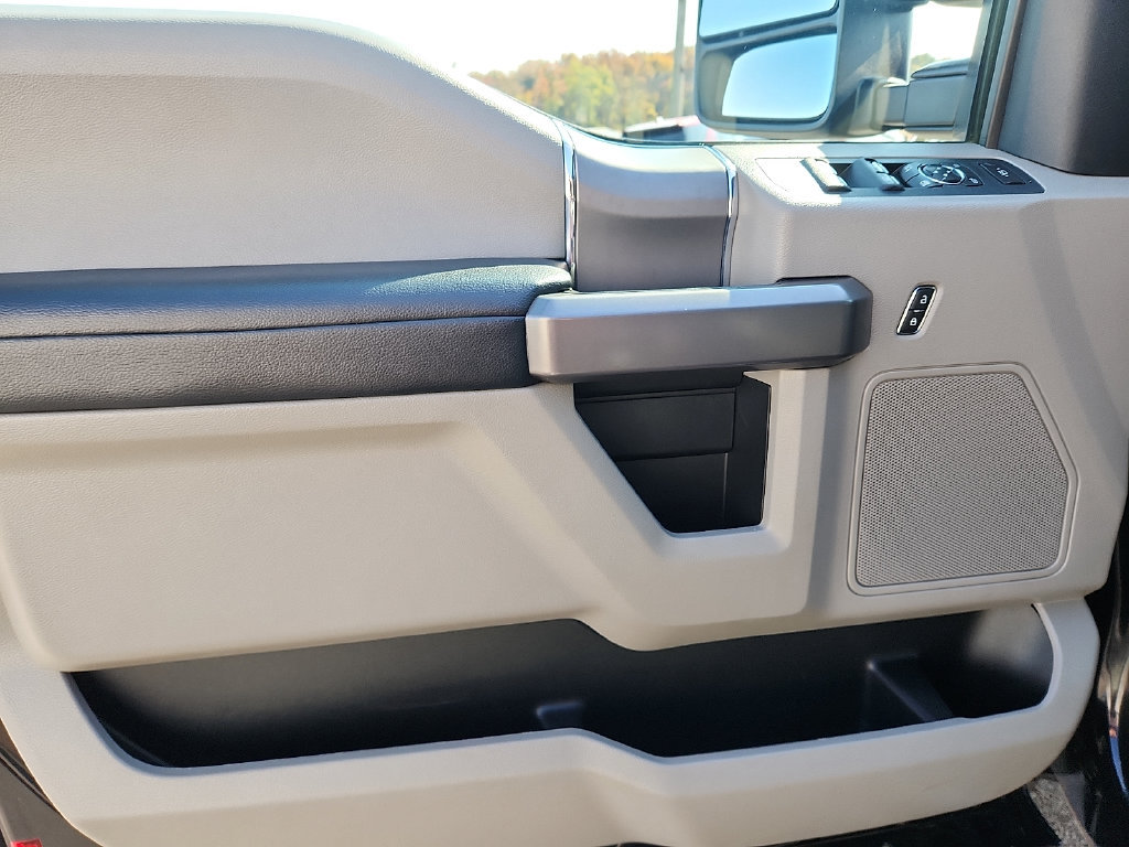 Used 2019 Ford F250 XLT w/ XLT Premium Package AWD/4WD image 12