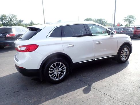 Used 2017 Lincoln MKX Select w/ Select Plus Package AWD/4WD image 6