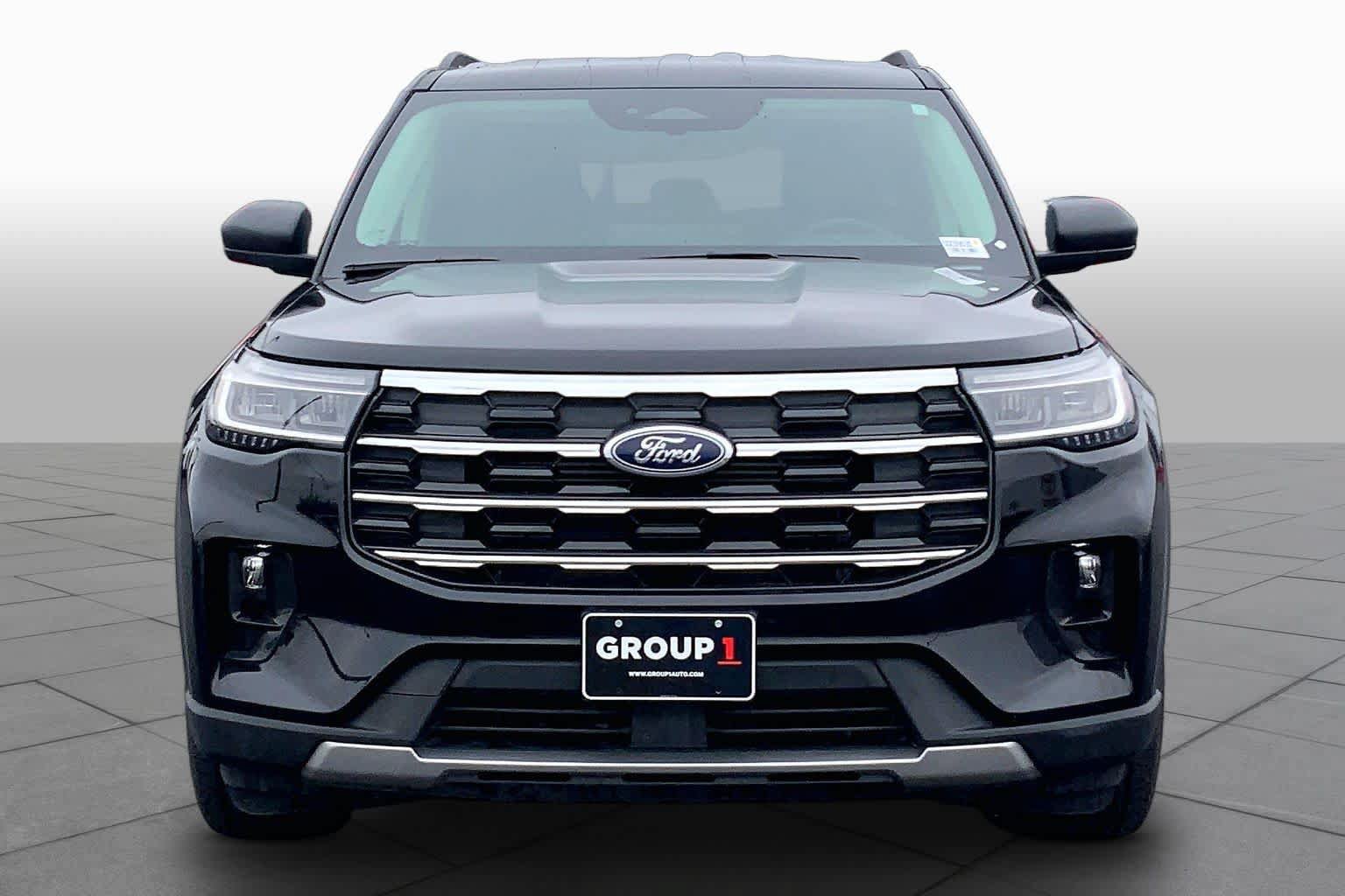 Used 2025 Ford Explorer Active w/ Active Comfort Package RWD image 4