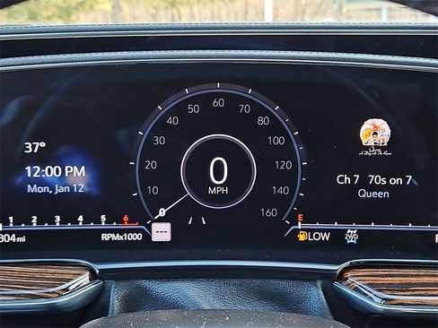 Used 2022 Cadillac Escalade Premium Luxury image 27