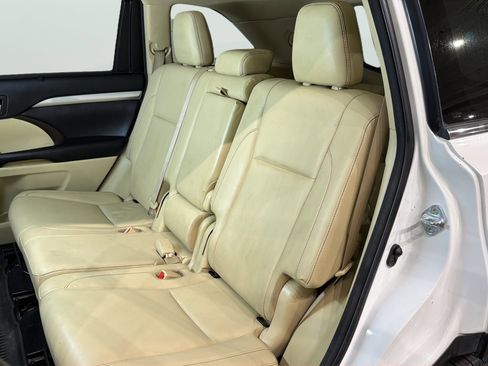 Used 2017 Toyota Highlander XLE image 33
