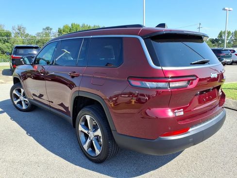 Used 2026 Jeep Grand Cherokee L Limited AWD/4WD image 15