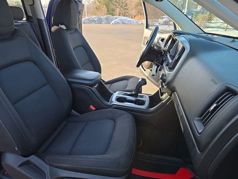 Used 2017 Chevrolet Colorado LT w/ LT Convenience Package image 12