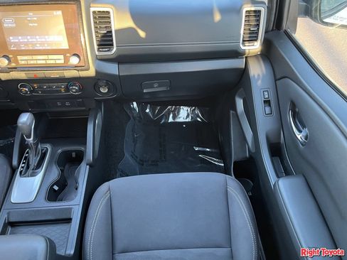 Used 2022 Nissan Frontier SV RWD image 18