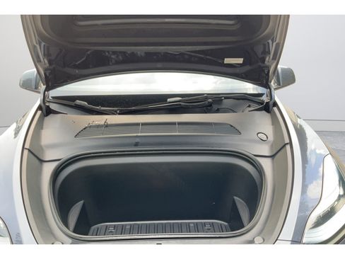 Used 2023 Tesla Model Y AWD image 22