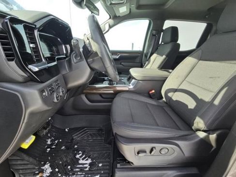 Used 2024 Chevrolet Silverado 1500 LT Trail Boss w/ Convenience Package II image 7