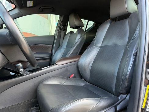Used 2019 Toyota C-HR Limited image 10
