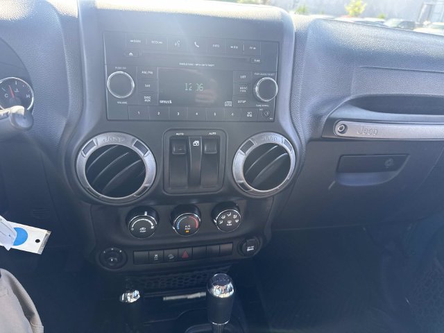 Used 2017 Jeep Wrangler Sport w/ Quick Order Package 24S AWD/4WD image 16
