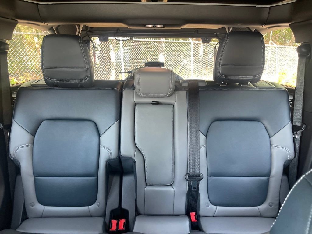 Used 2022 Ford Bronco Outer Banks w/ Sasquatch Package AWD/4WD image 13