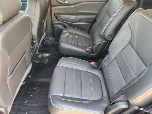 Used 2020 GMC Acadia Denali w/ Technology Package FWD image 29