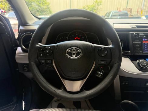 Used 2013 Toyota RAV4 XLE FWD image 11